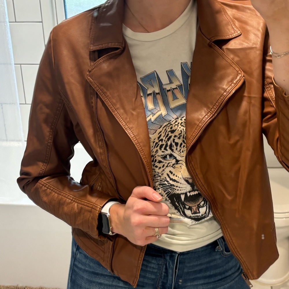 Universal Threads Leather Jacket - image 4